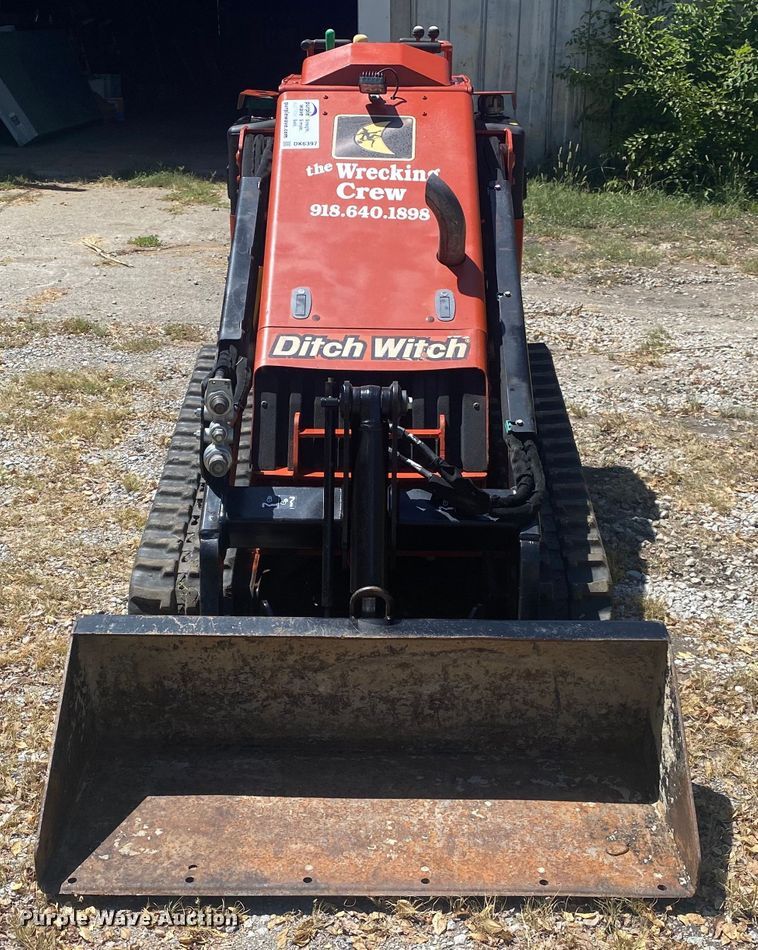 image for item DK6397 2015 Ditch Witch SK850  compact utility loader