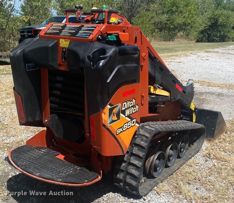 image for item DK6397 2015 Ditch Witch SK850  compact utility loader