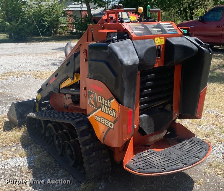 image for item DK6397 2015 Ditch Witch SK850  compact utility loader