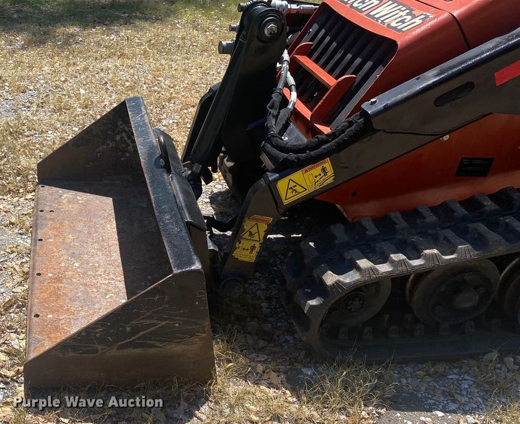 image for item DK6397 2015 Ditch Witch SK850  compact utility loader