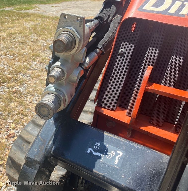 image for item DK6397 2015 Ditch Witch SK850  compact utility loader