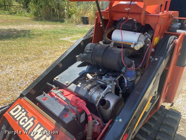 image for item DK6397 2015 Ditch Witch SK850  compact utility loader