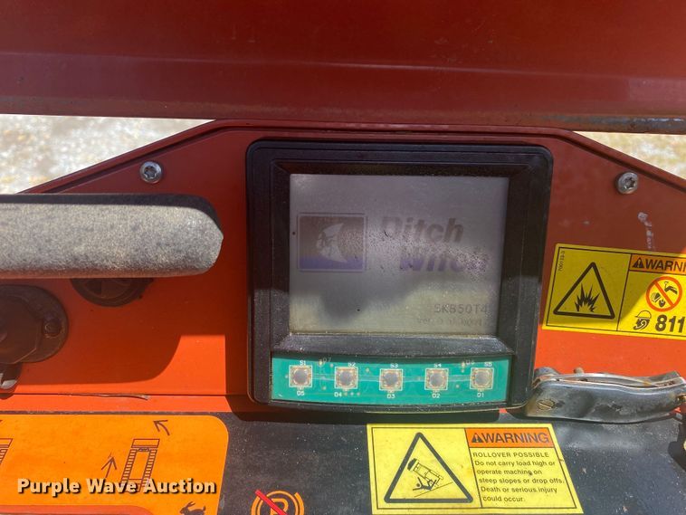 image for item DK6397 2015 Ditch Witch SK850  compact utility loader