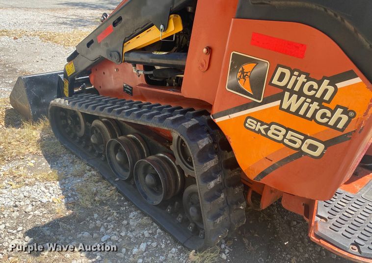 image for item DK6397 2015 Ditch Witch SK850  compact utility loader