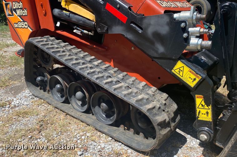 image for item DK6397 2015 Ditch Witch SK850  compact utility loader
