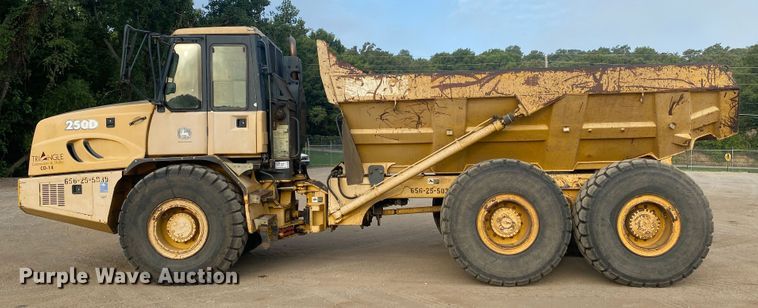 image for item DK6406 2005 John Deere 250D  haul truck