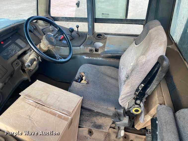 image for item DK6406 2005 John Deere 250D  haul truck