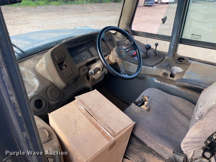 image for item DK6406 2005 John Deere 250D  haul truck