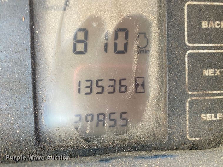 image for item DK6406 2005 John Deere 250D  haul truck