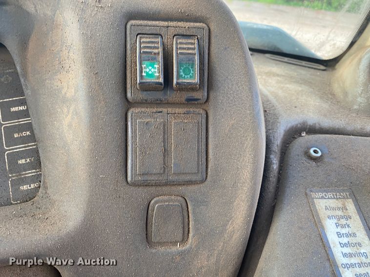 image for item DK6406 2005 John Deere 250D  haul truck