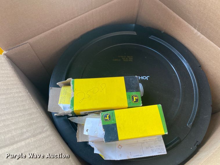 image for item DK6406 2005 John Deere 250D  haul truck