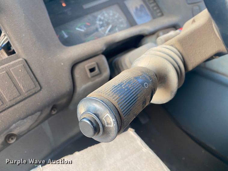 image for item DK6406 2005 John Deere 250D  haul truck