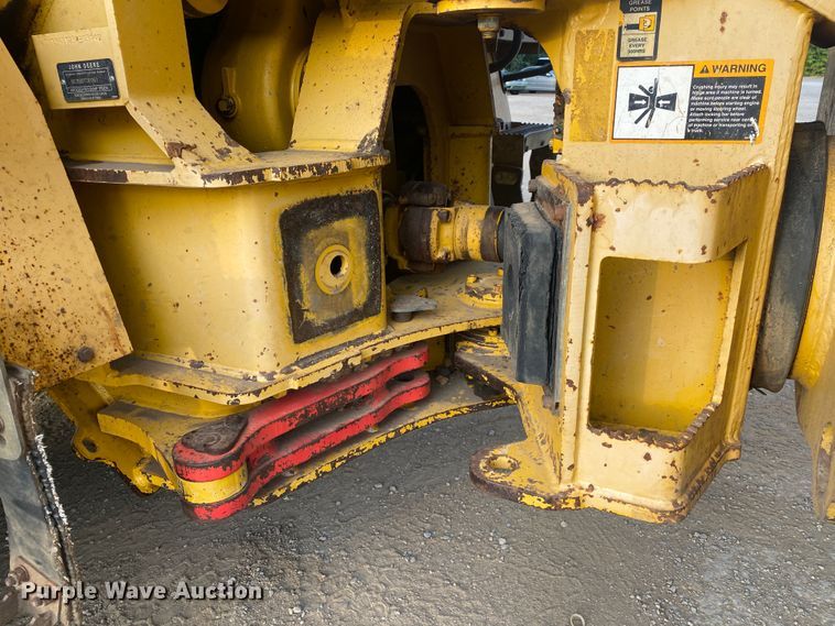 image for item DK6406 2005 John Deere 250D  haul truck