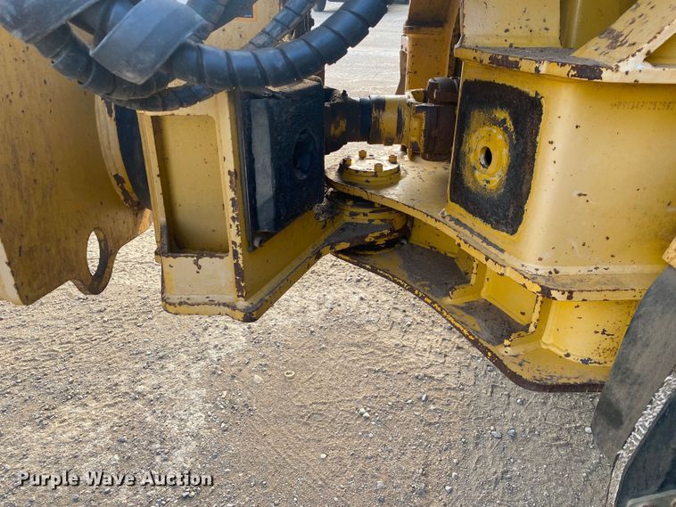 image for item DK6406 2005 John Deere 250D  haul truck