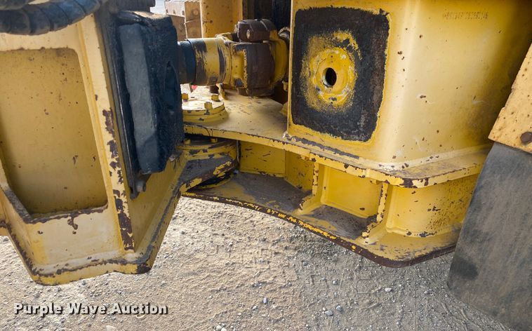 image for item DK6406 2005 John Deere 250D  haul truck