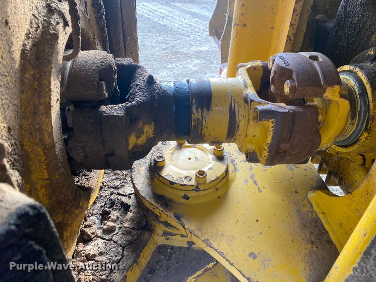 image for item DK6406 2005 John Deere 250D  haul truck