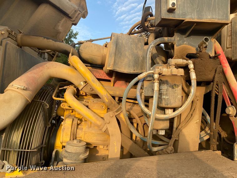 image for item DK6406 2005 John Deere 250D  haul truck