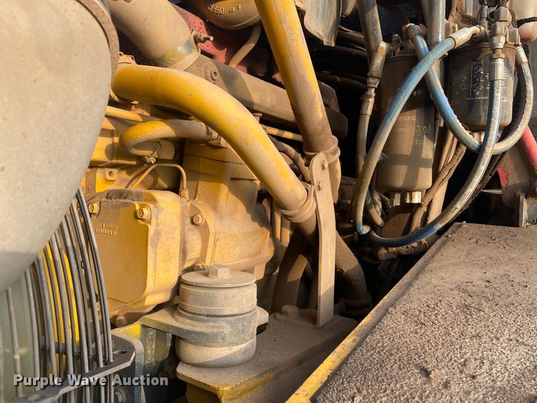 image for item DK6406 2005 John Deere 250D  haul truck