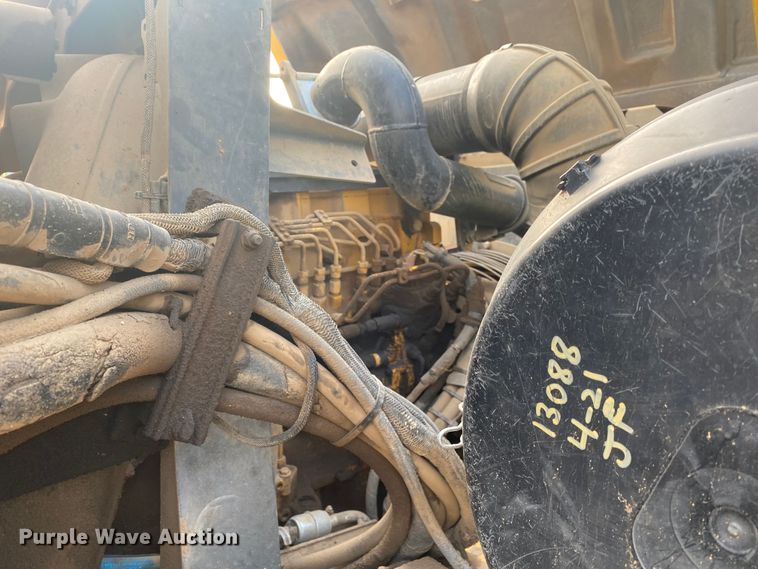 image for item DK6406 2005 John Deere 250D  haul truck