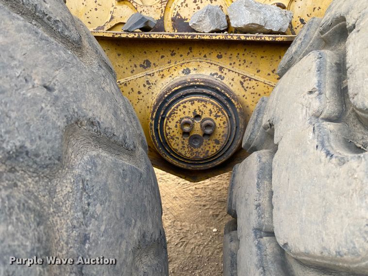 image for item DK6406 2005 John Deere 250D  haul truck