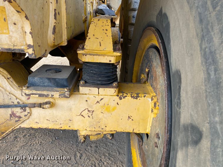 image for item DK6406 2005 John Deere 250D  haul truck