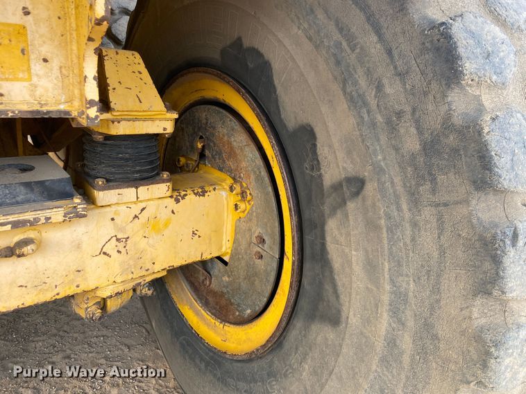 image for item DK6406 2005 John Deere 250D  haul truck