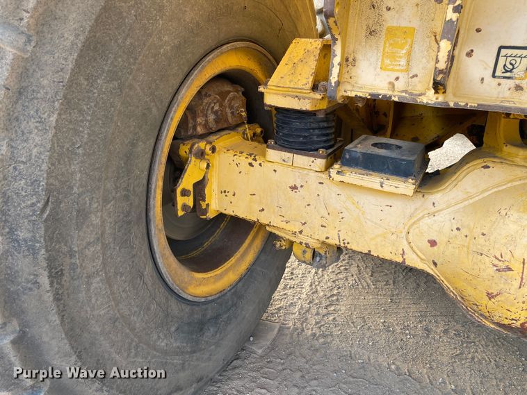 image for item DK6406 2005 John Deere 250D  haul truck