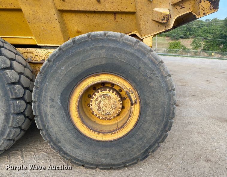 image for item DK6406 2005 John Deere 250D  haul truck