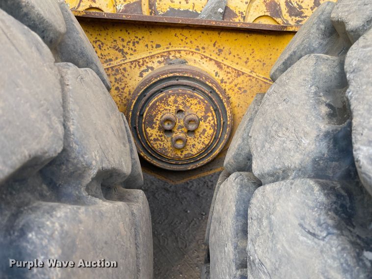 image for item DK6406 2005 John Deere 250D  haul truck