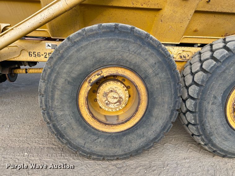 image for item DK6406 2005 John Deere 250D  haul truck