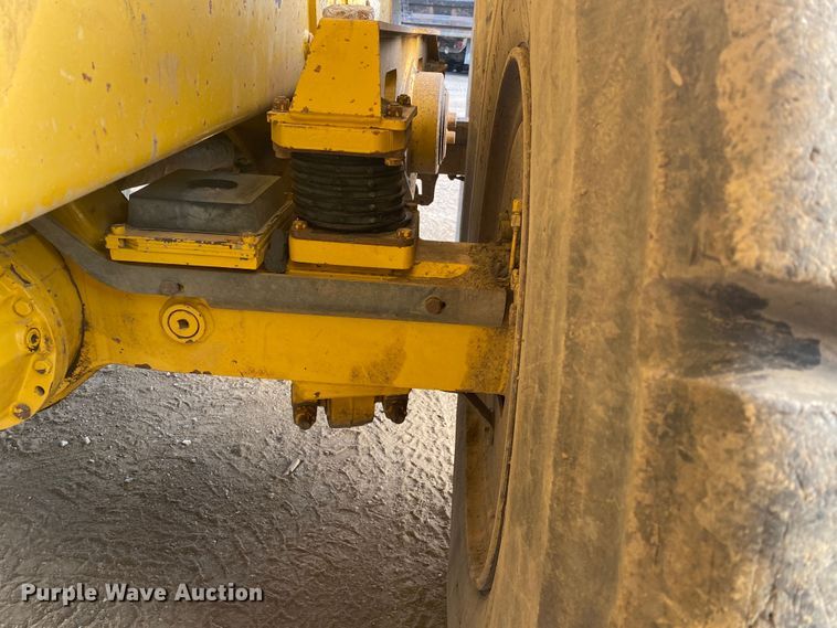 image for item DK6406 2005 John Deere 250D  haul truck