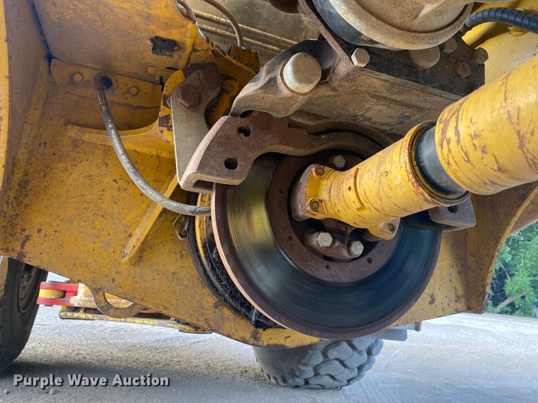 image for item DK6406 2005 John Deere 250D  haul truck