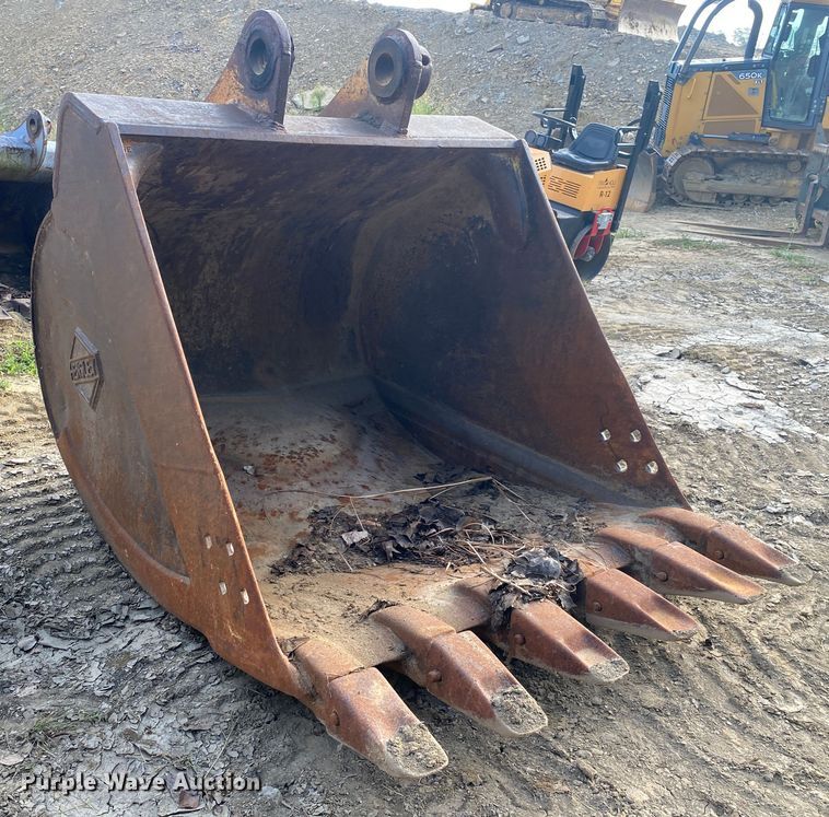 Hensley excavator bucket in Tulsa, OK Item DK6409 sold Purple Wave