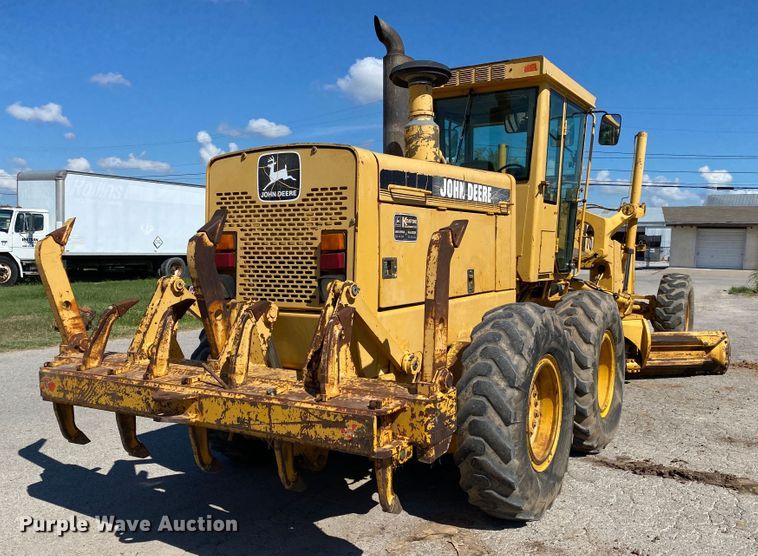 image for item DK6416 1994 John Deere 770BH  motor grader