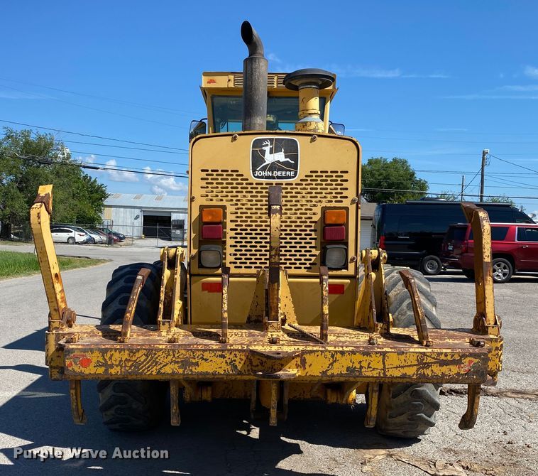 image for item DK6416 1994 John Deere 770BH  motor grader