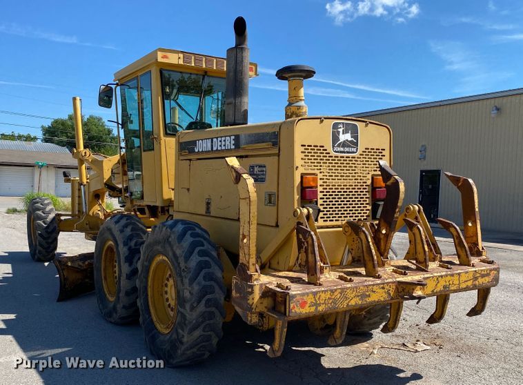 image for item DK6416 1994 John Deere 770BH  motor grader