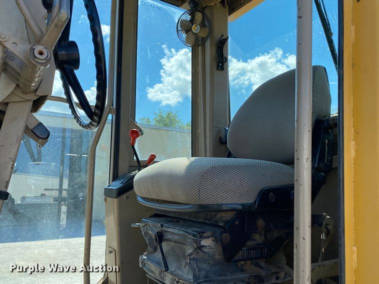 image for item DK6416 1994 John Deere 770BH  motor grader