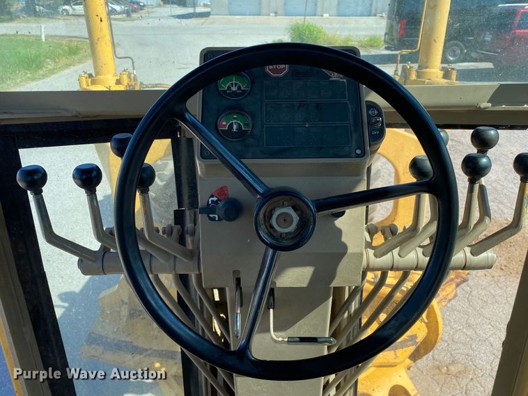 image for item DK6416 1994 John Deere 770BH  motor grader