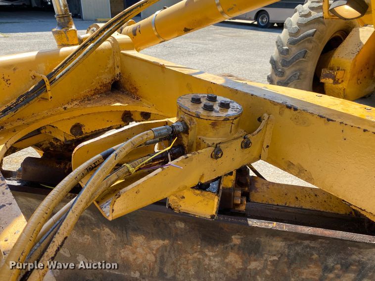 image for item DK6416 1994 John Deere 770BH  motor grader