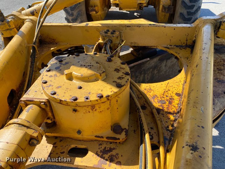 image for item DK6416 1994 John Deere 770BH  motor grader