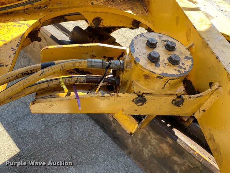 image for item DK6416 1994 John Deere 770BH  motor grader