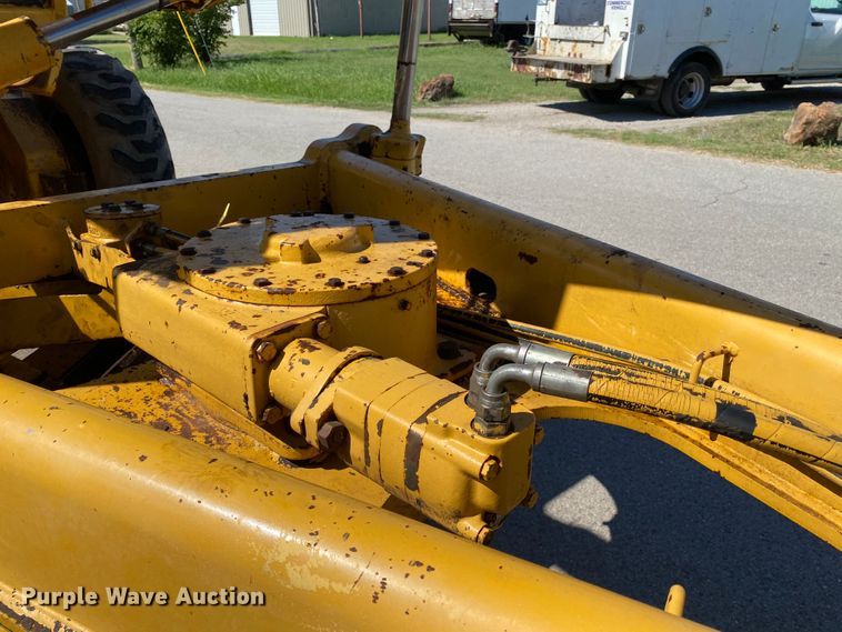 image for item DK6416 1994 John Deere 770BH  motor grader