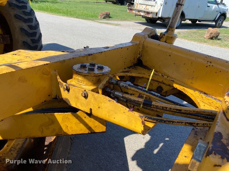 image for item DK6416 1994 John Deere 770BH  motor grader