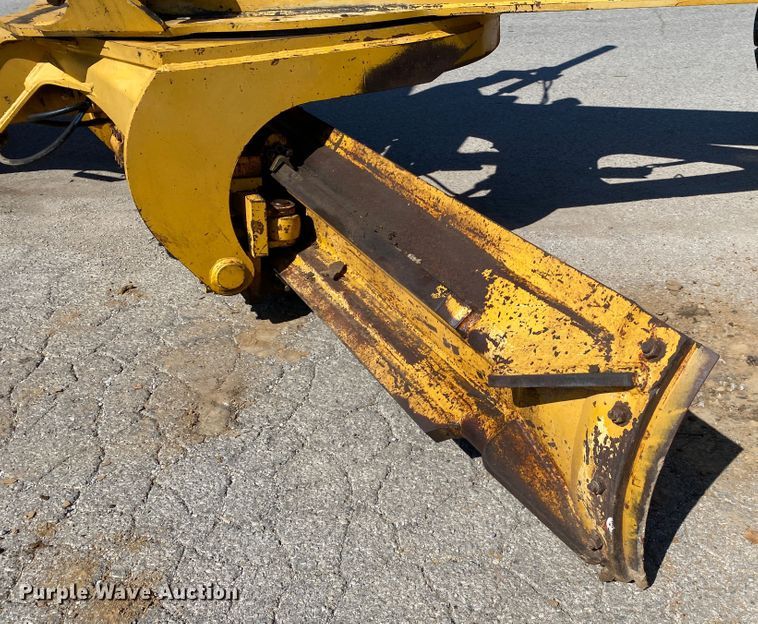 image for item DK6416 1994 John Deere 770BH  motor grader