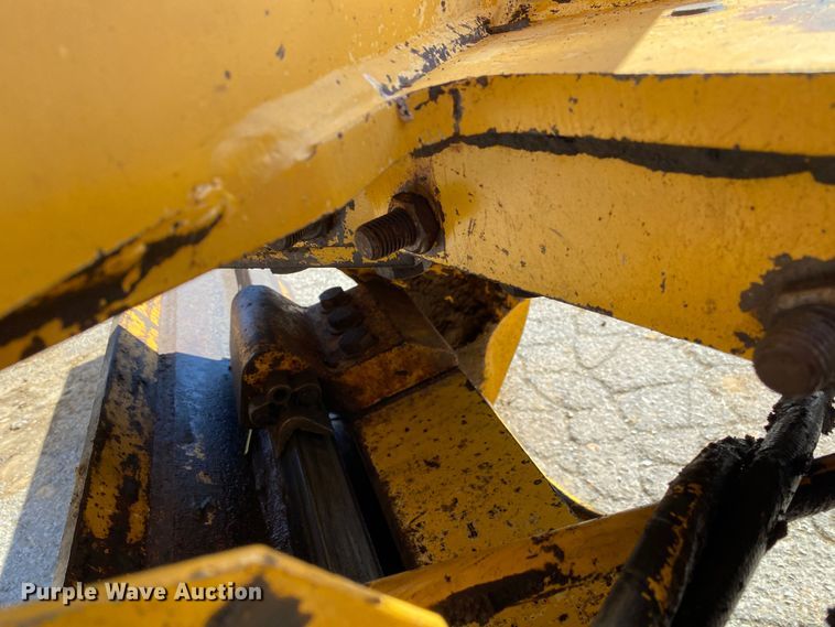 image for item DK6416 1994 John Deere 770BH  motor grader