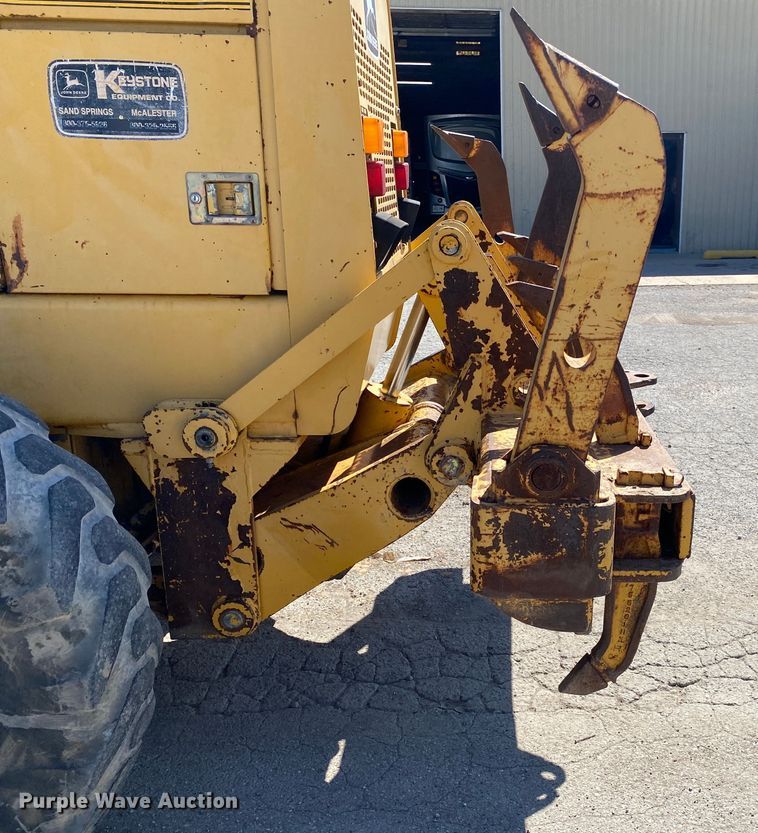 image for item DK6416 1994 John Deere 770BH  motor grader