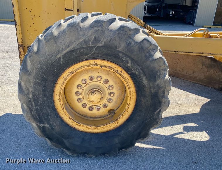 image for item DK6416 1994 John Deere 770BH  motor grader