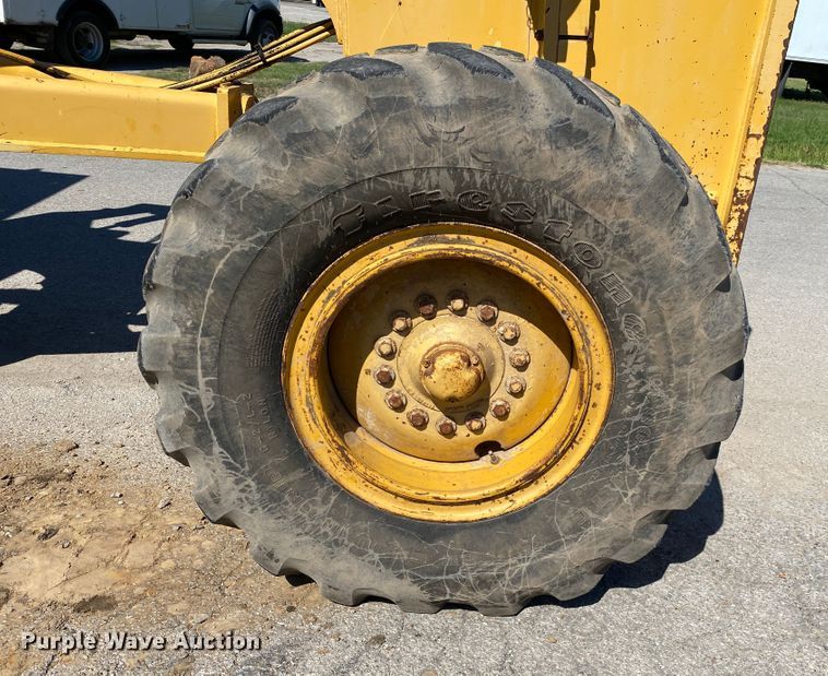 image for item DK6416 1994 John Deere 770BH  motor grader