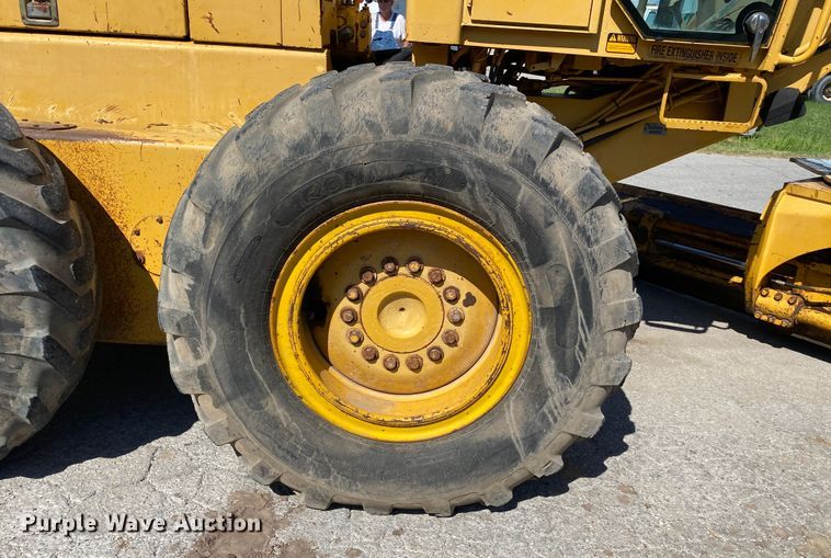 image for item DK6416 1994 John Deere 770BH  motor grader