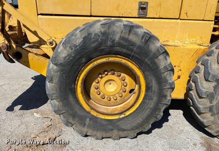 image for item DK6416 1994 John Deere 770BH  motor grader